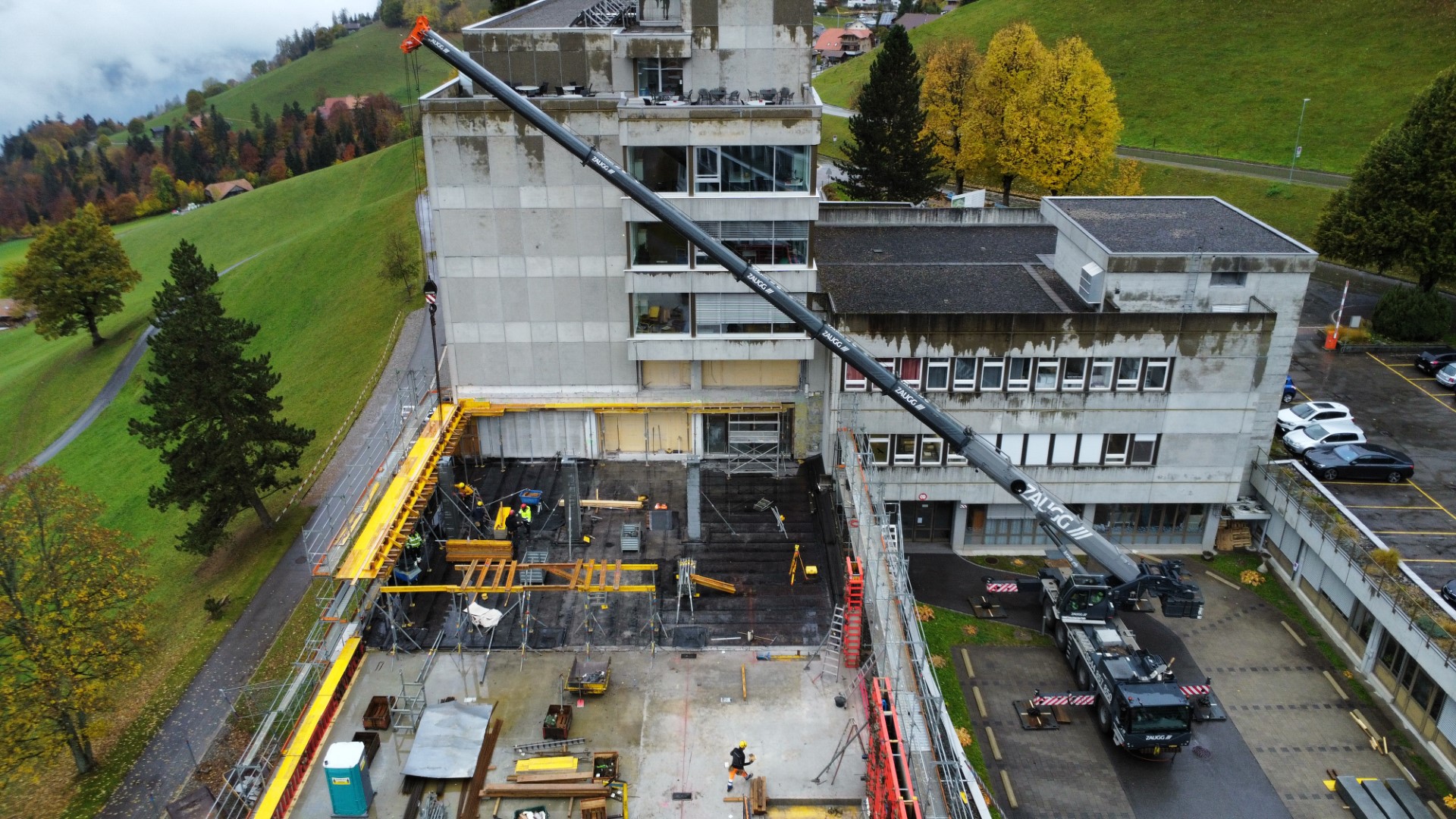 Mehr über den Artikel erfahren Pneukran-Einsatz vom Freitag, 10.11.2023